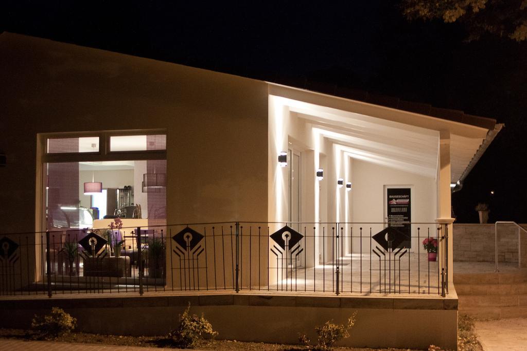 Bad Tennstedt Cafe Hehrlich - Cafe, Pension & Mehr מראה חיצוני תמונה