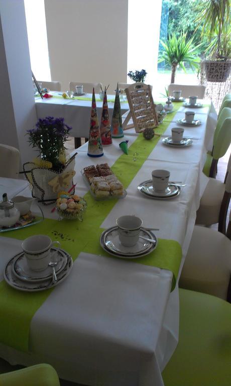 Bad Tennstedt Cafe Hehrlich - Cafe, Pension & Mehr מראה חיצוני תמונה